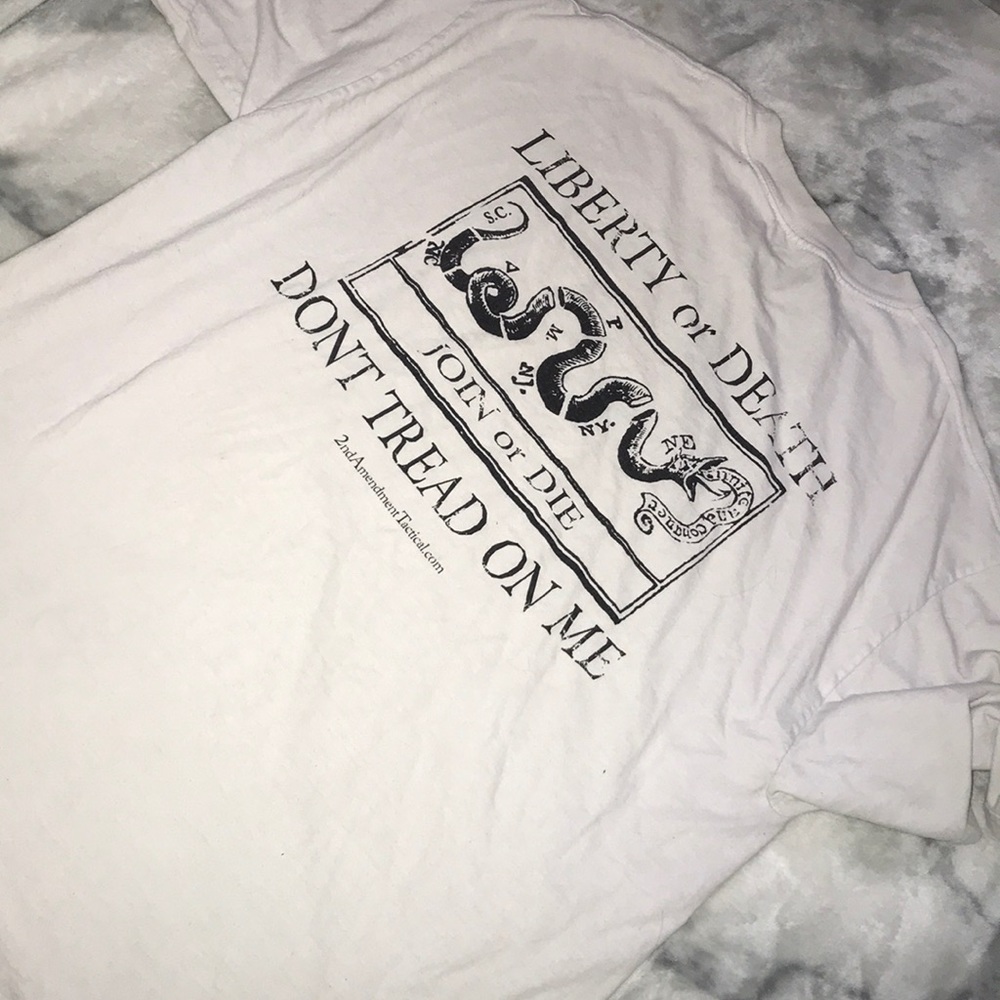 Tee shirt
